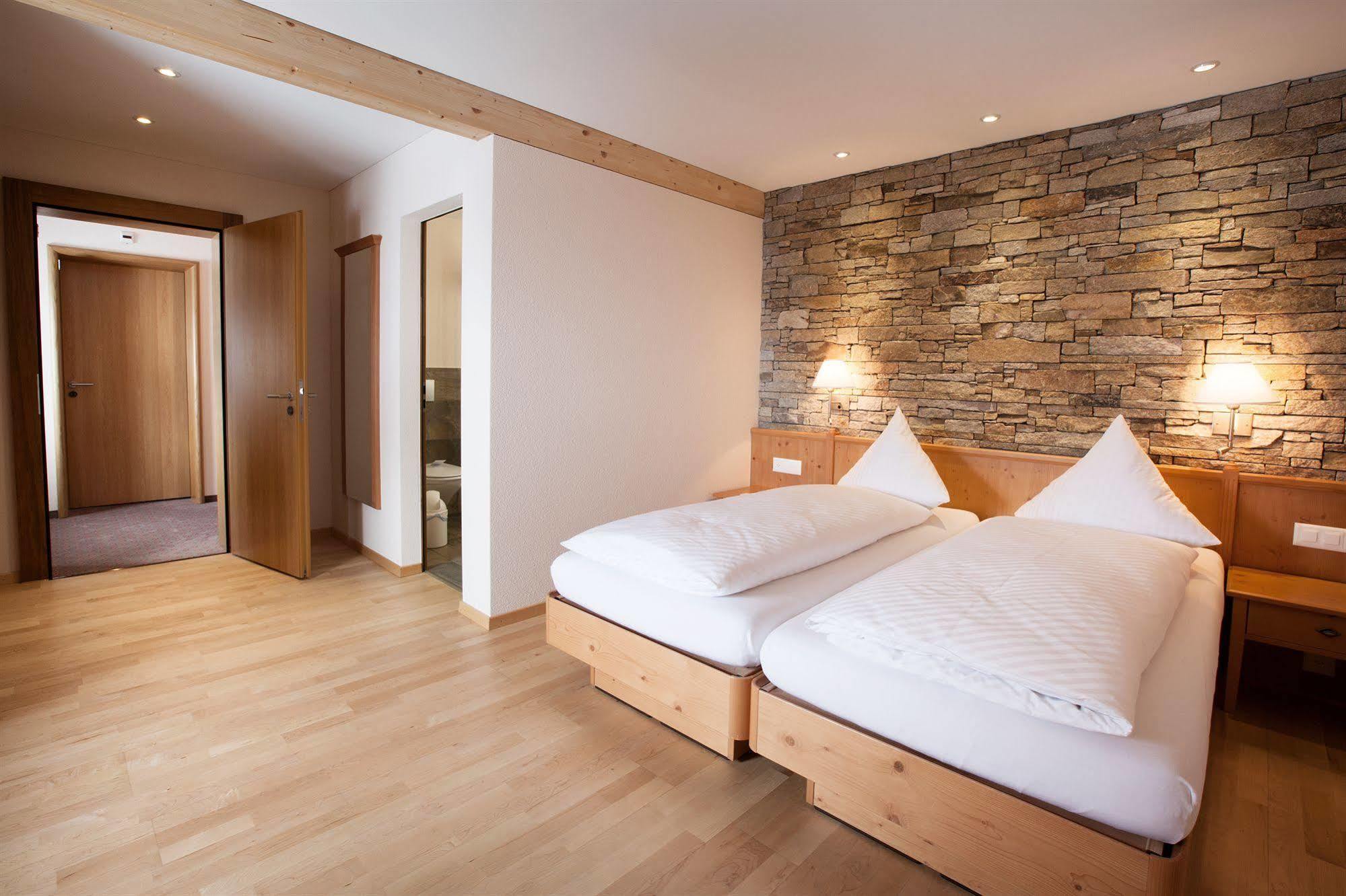 Berghotel Truebsee - Accessible Only By Cable Car Engelberg Exterior photo